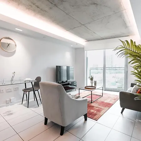 Apartment Khayat Homes - The Curve - One Bed London
