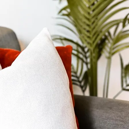 Khayat Homes - The Curve - One Bed Apartment London