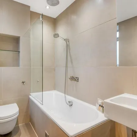 Modern 2 Bedrooms 2bathrooms Behind Nobu *