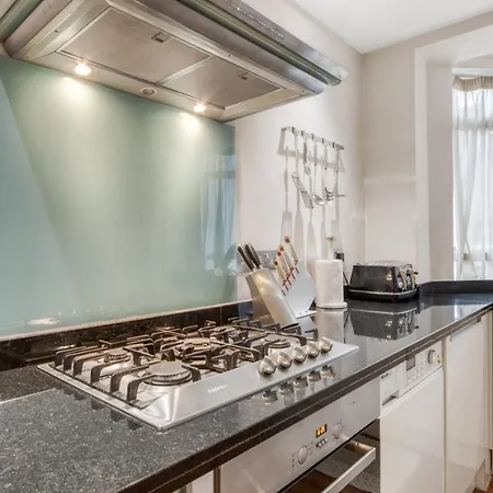 Modern 2 Bedrooms 2bathrooms Behind Nobu London