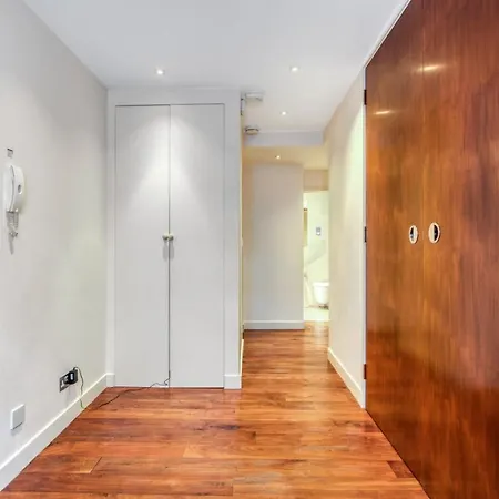 Modern 2 Bedrooms 2bathrooms Behind Nobu London