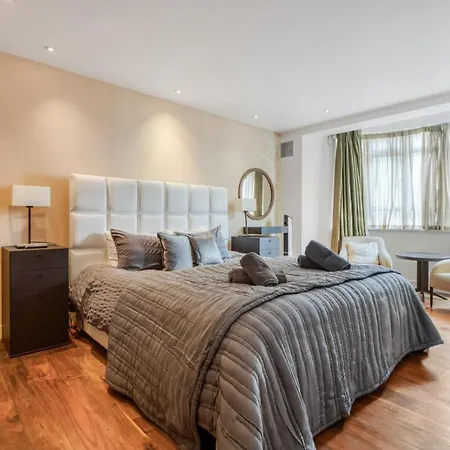 Modern 2 Bedrooms 2bathrooms Behind Nobu
