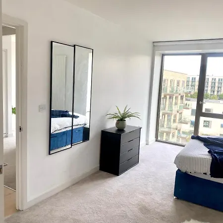 Apartment Md : Stunning 2 Bedroom 2 Bath - Royal Docks London