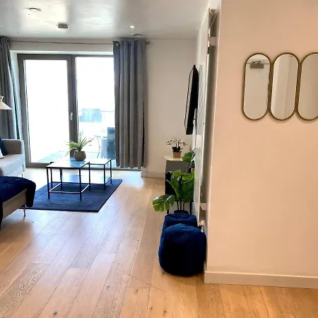 Md : Stunning 2 Bedroom 2 Bath - Royal Docks Apartment London