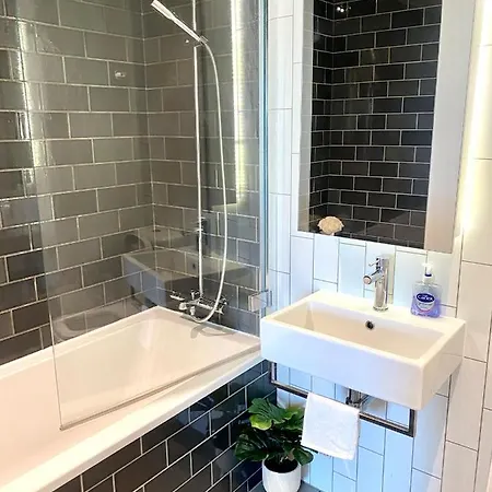 Md : Stunning 2 Bedroom 2 Bath - Royal Docks