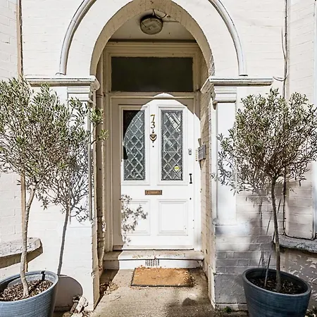 Charming Acton Dollhouse * London