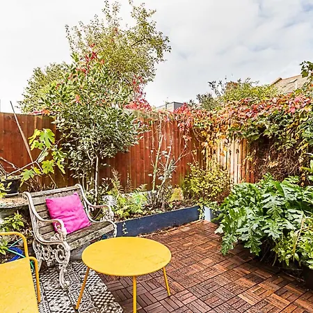 Charming Acton Dollhouse * London