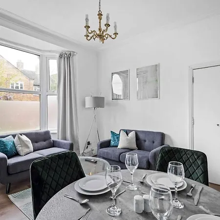 Parea Living - Hackney, 4-bedroom Victorian House W Big Garden Casa vacanze Londra