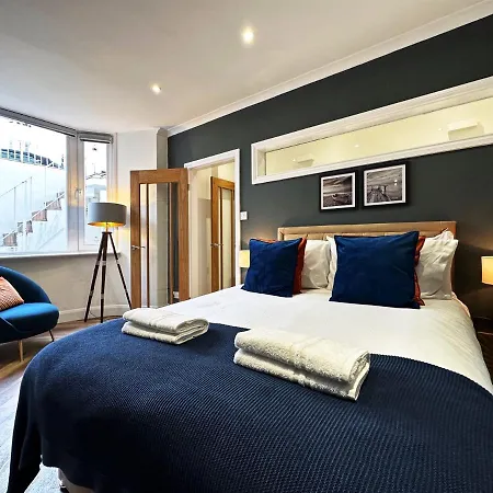 Apartment Liam Place Near Hyde Park - 1 Double Bed, 1 Sofa Bed, Spacious Apartment, Private Entrance *