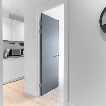 Livestay-modern Next To Wembley Stadium Apartment London