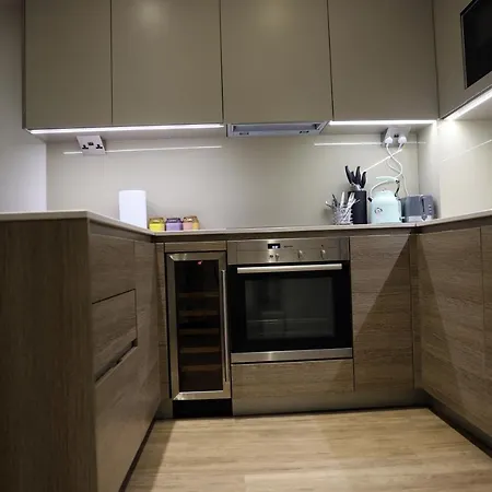 In Colindale, London Appartement