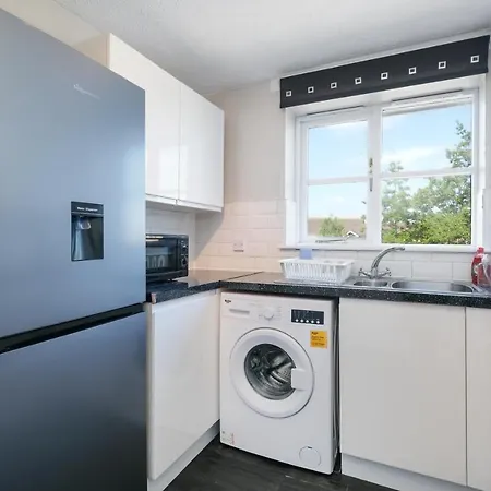 2 Bed Luxury Apartment *
