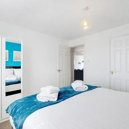 2 Bed Luxury * Enfield