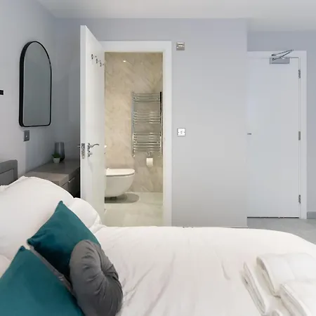 Luxury 5bd Guest house *