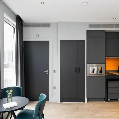 Staycity Greenwich High Road 3*