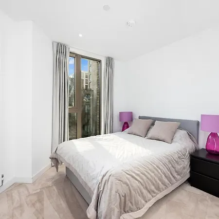 Riverside View Apartment London