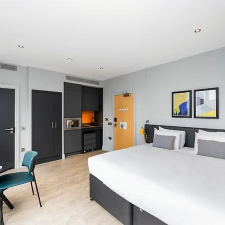 Staycity Greenwich High Road 3*