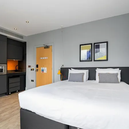 Апарт-отель Staycity Greenwich High Road 3*