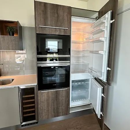 Apartment 3 Bedroom Penthouse With Private Terrace, Battersea, Nine Elms London