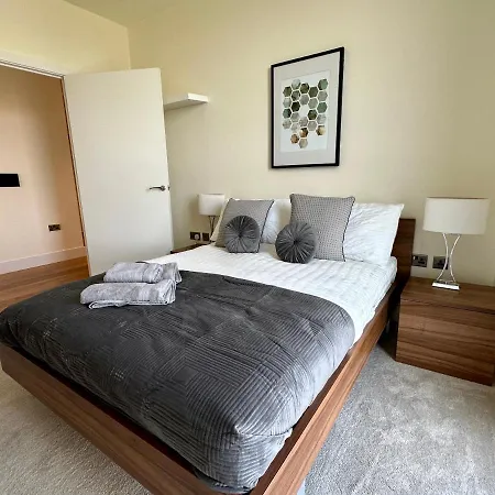 3 Bedroom Penthouse With Private Terrace, Battersea, Nine Elms