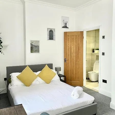 Apartment Stunning 2 Bed 2 Bath Luxury Apartment! *