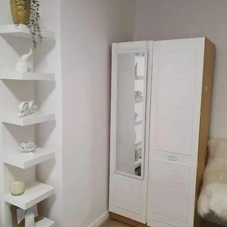 2 Bedroom Flat In Vauxhall, Apartment