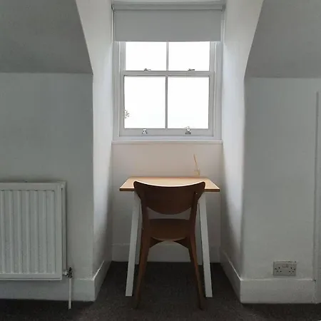 Beautiful Flat In Bow *