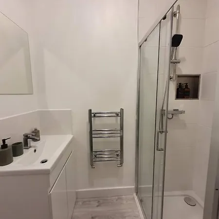 Beautiful Flat In Bow Apartment *