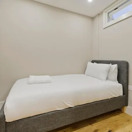 Immaculate New In Chelsea By Underthedoormat * London