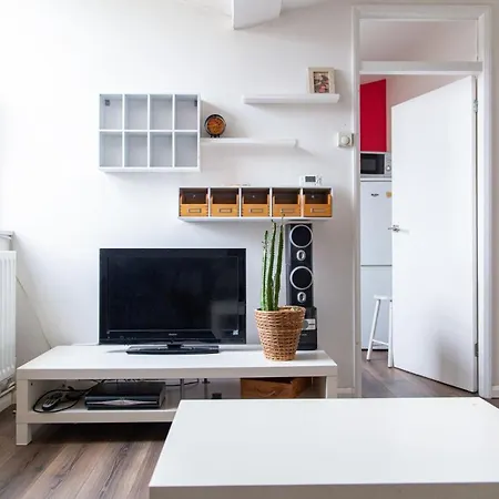 Apartment Plush For Four In Brixton *