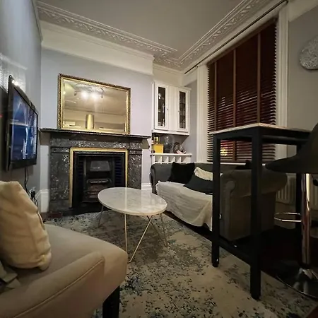 * Apartamento *