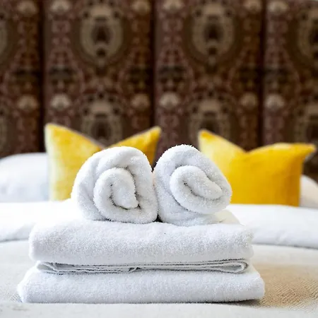 The Artists Hideaway-2 Bed Mezzanine In Paddington Holiday home London