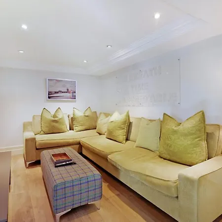 The Artists Hideaway-2 Bed Mezzanine In Paddington Holiday home London