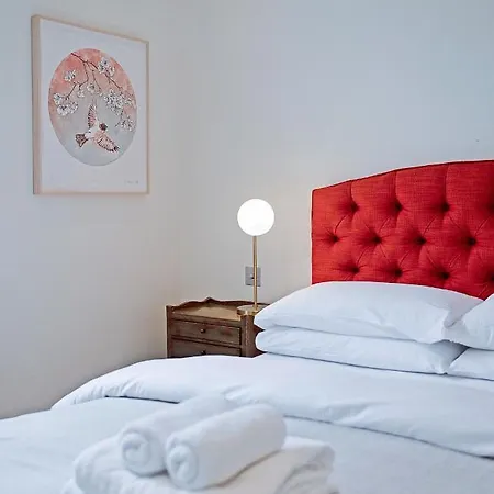 Holiday home The Artists Hideaway-2 Bed Mezzanine In Paddington London
