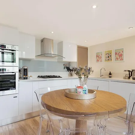 The Artists Hideaway-2 Bed Mezzanine In Paddington Holiday home *