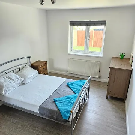 Entire 2 Bed Jasmine Fully Serviced Apartment Beckenham