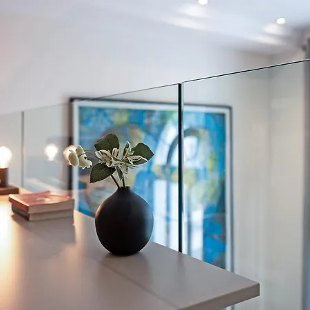 The Artists Hideaway-2 Bed Mezzanine In Paddington Holiday home London