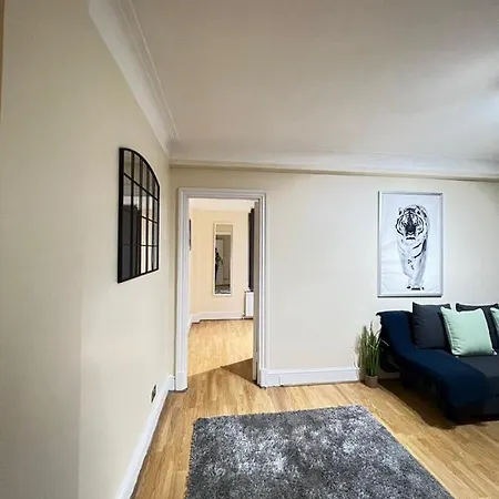 Apartamento Comfy 2 Bedroom Flat Edgware Road Londres