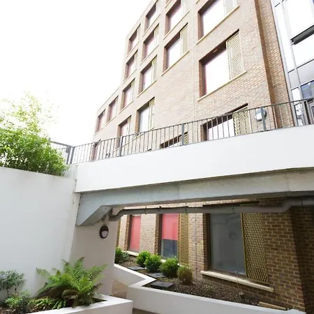 Apartment Cosy And Ensuite Bedrooms At New Cross In