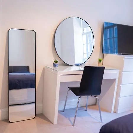 Flat In London