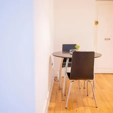 Apartment Flat In London