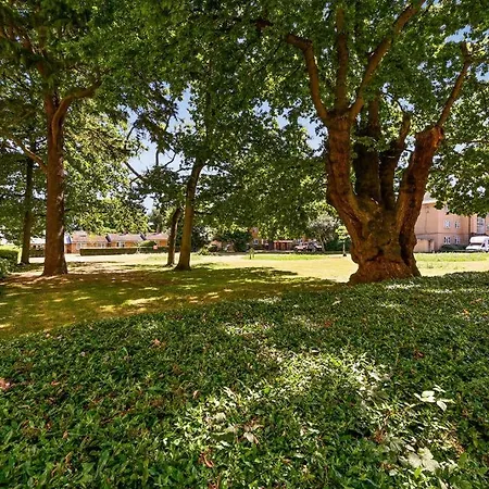 Apartment 29 Smithwood Close London