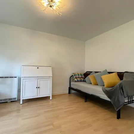Surrey Docks Se16 Near Canada Water N Easy Access Canary Wharf Apartment *