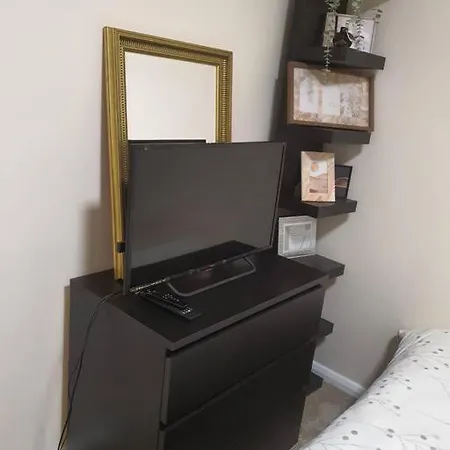 2 Bedroom Flat In Vauxhall, Apartment