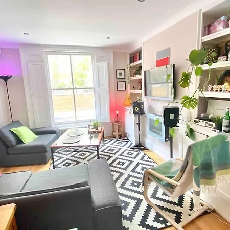 3bed 2bath Poplar Townhouse Holiday home London