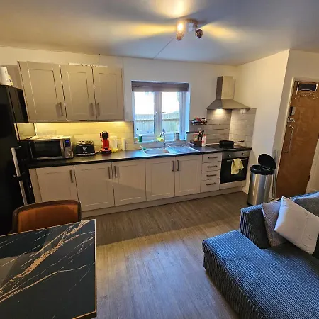 Entire 2 Bed Jasmine Fully Serviced Beckenham