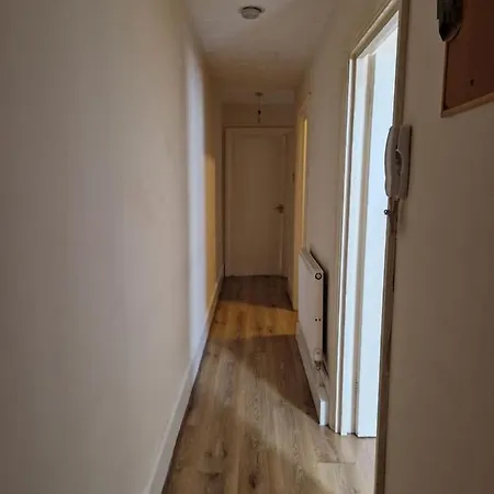 Apartment A Discreet Flat For The Family. London
