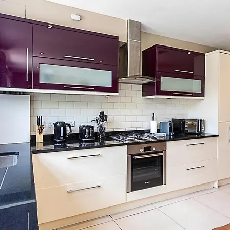 Stunning Flat In The Heart Of Parsons Apartment