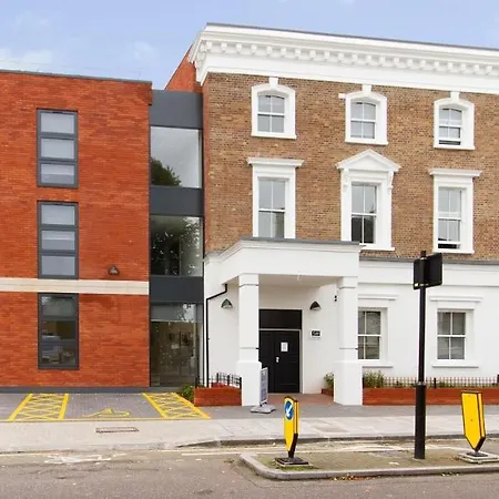 Stunning Modern At Seven Sisters Located In