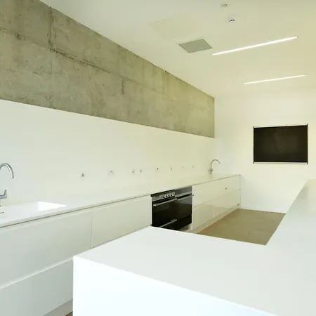 Apartment For Students Only Spacious At Flinders House Located In *